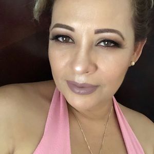 Meet your Posher, Lesly